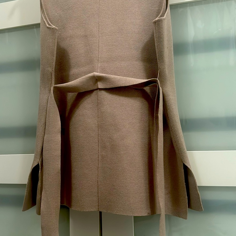 Clothes - Picture 2 of 3